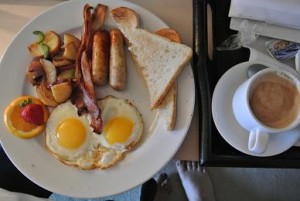 So sieht ein amerikanisches Frühstück aus; Ausnahmsweise mit Bacon UND Sausage