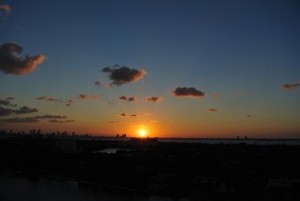 Zum Abschluss noch ein wundervoller Sonnenuntergang ohne störende Wolken.
