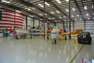 Viele Einzelstücke in diesem Museum. Von alten Flugzeuge, bis hin zu ziemlich Neuen.