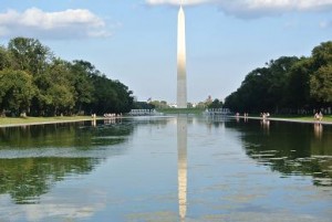 Blick Richtung Washington Monument über den Reflecting Pool