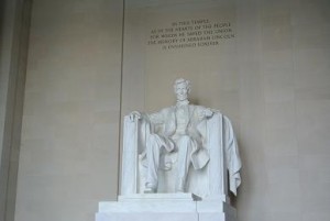 Die grosse Statue von Abraham Lincoln in seinem Memorial