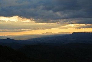 Kurz vor dem Sonnenuntergang. Schön wie man den Dunst sieht.